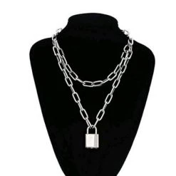 AnneCart Metal Chain And Lock Necklace