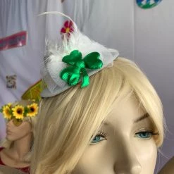 Hurly-Burly White Shamrock Mini Top Hat