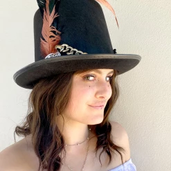 Hurly-Burly Steampunk Feathers & Chain Top Hat (SS)